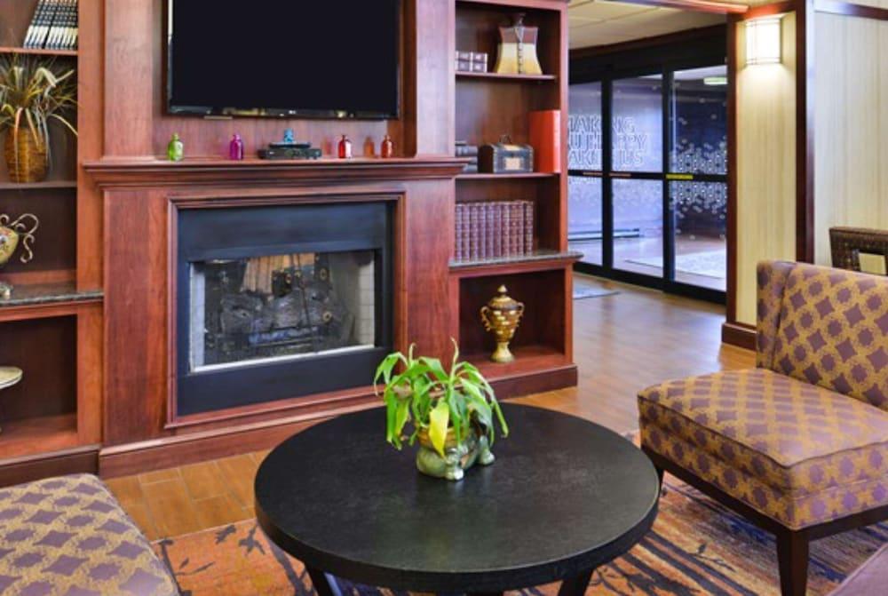 Hampton Inn & Suites Richmond Buitenkant foto