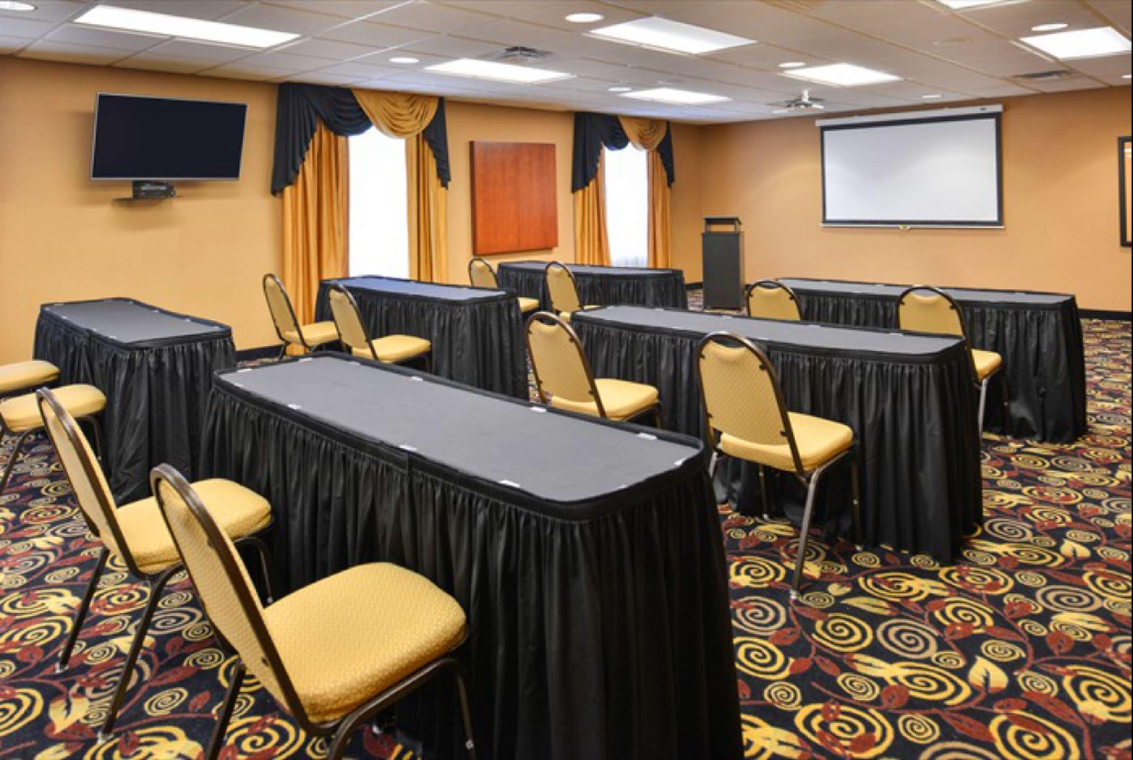 Hampton Inn & Suites Richmond Buitenkant foto