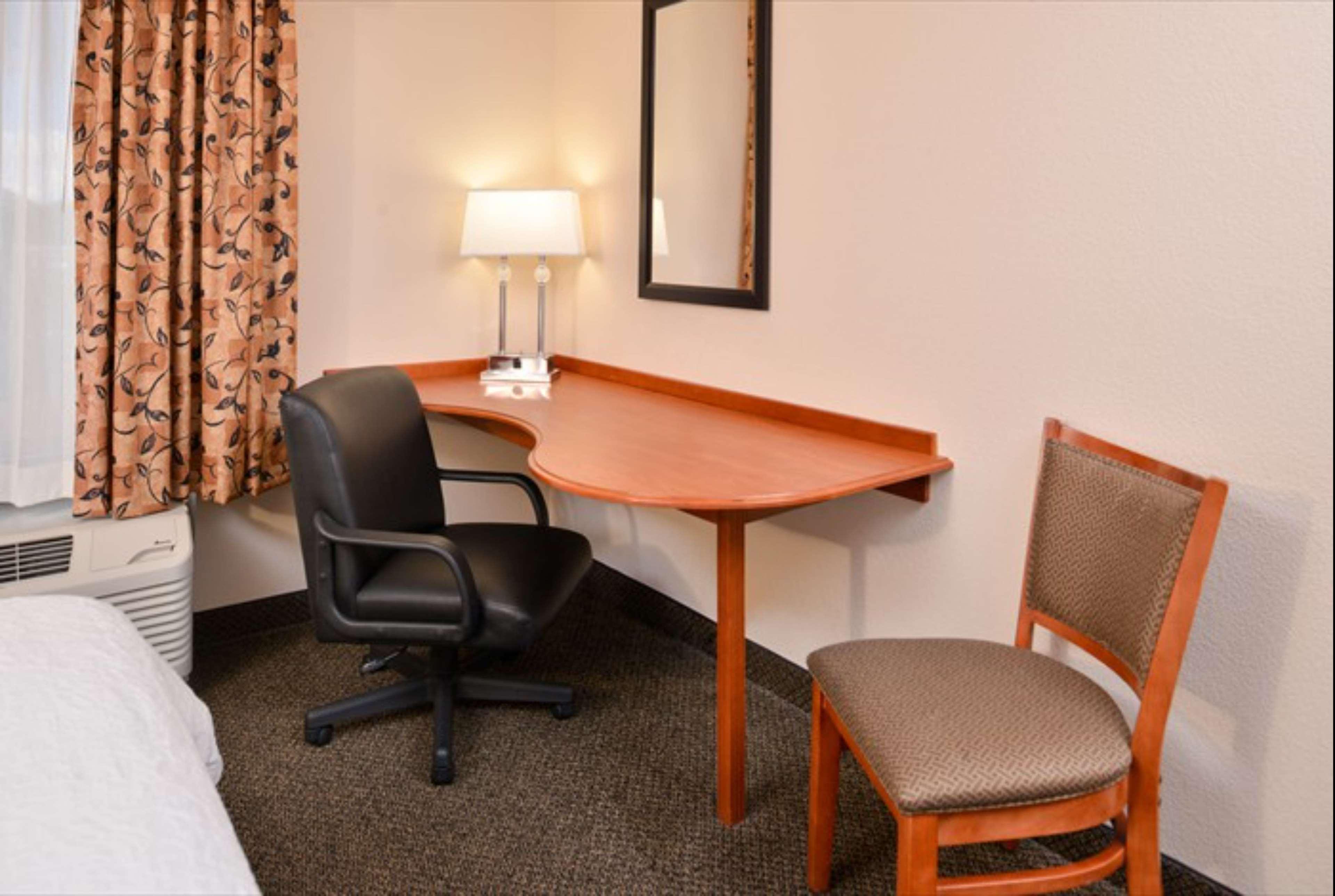 Hampton Inn & Suites Richmond Buitenkant foto