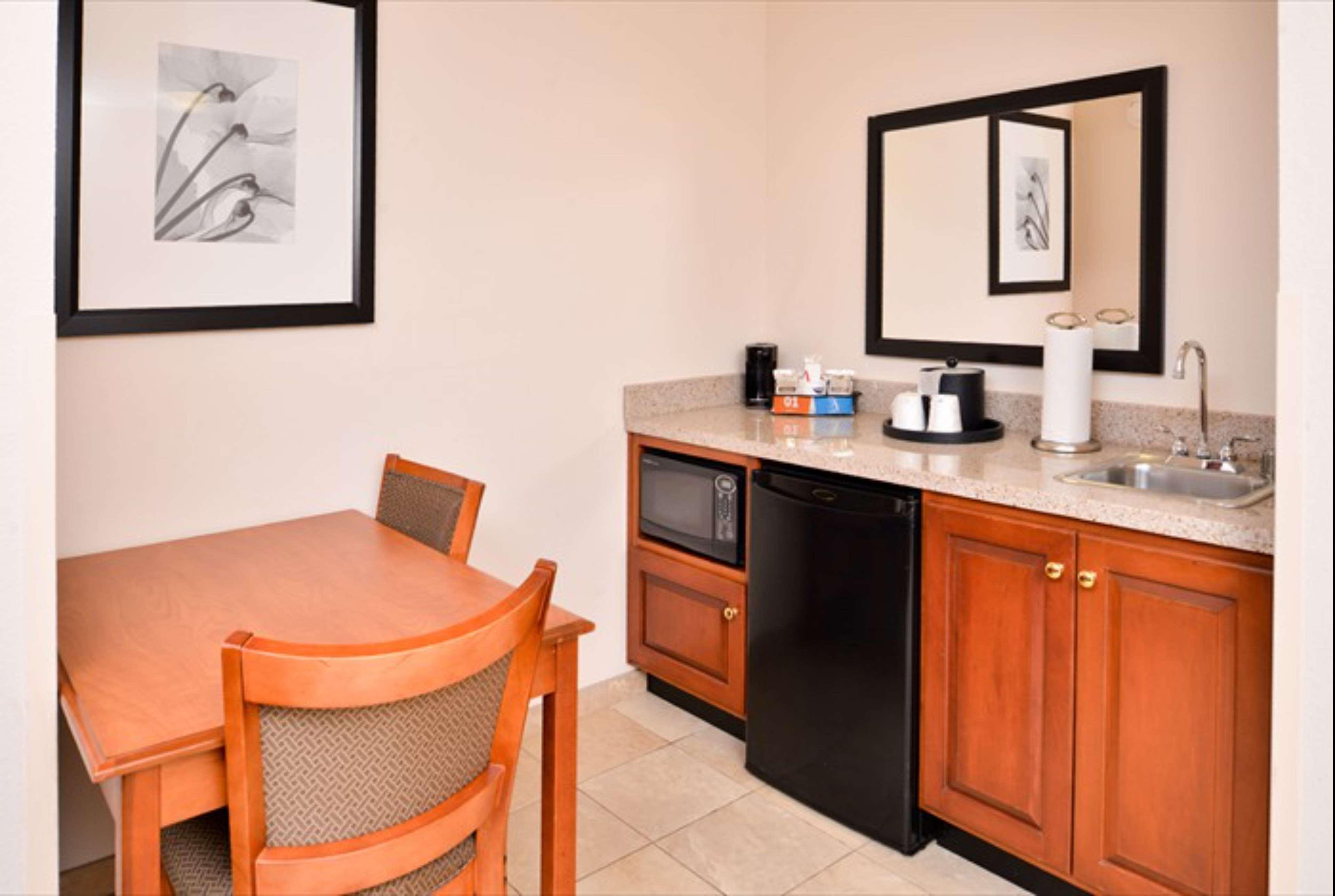 Hampton Inn & Suites Richmond Buitenkant foto