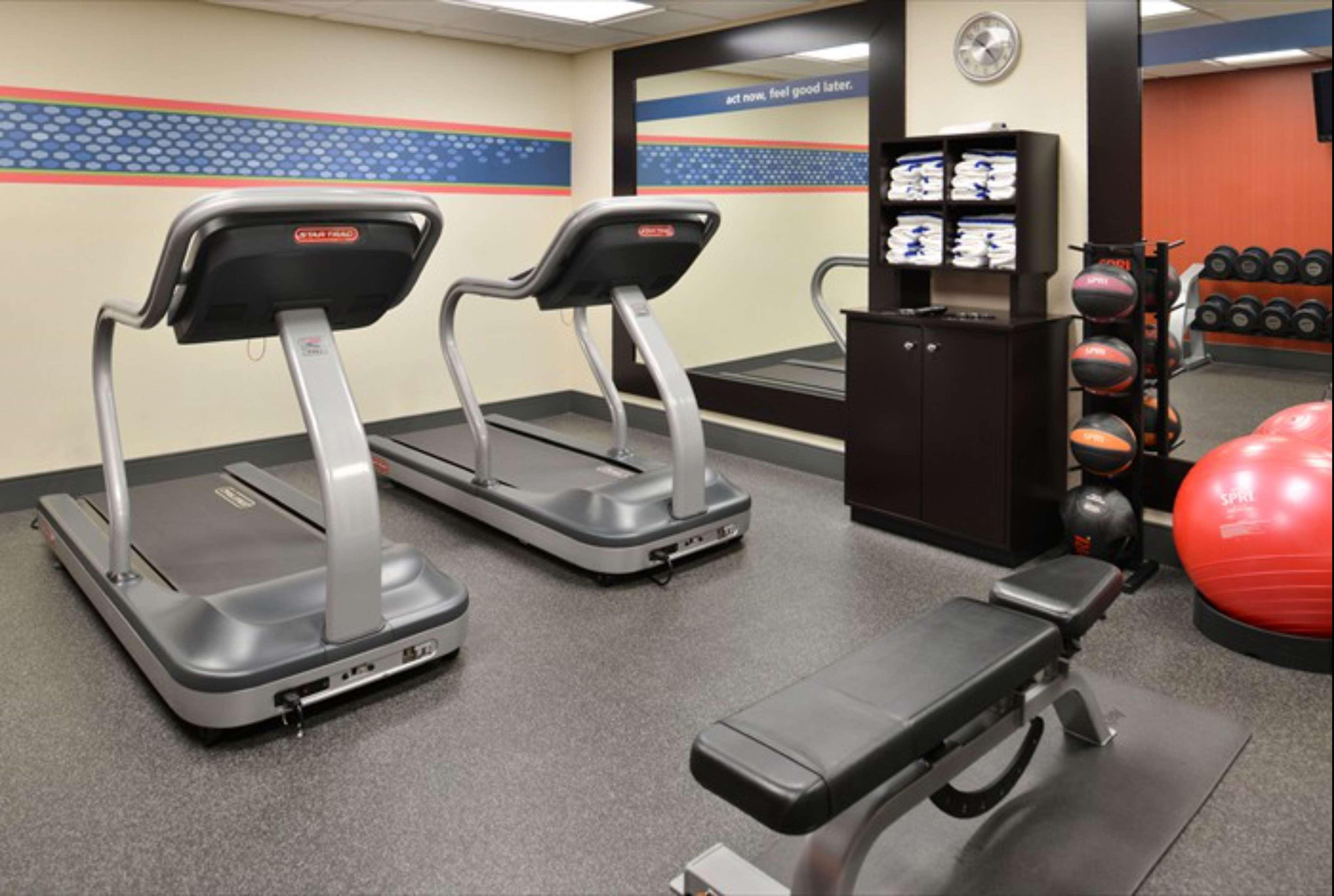 Hampton Inn & Suites Richmond Buitenkant foto